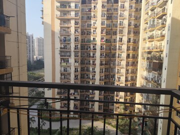 2.5 BHK Apartment For Rent in Aims Golf City, Sector 75