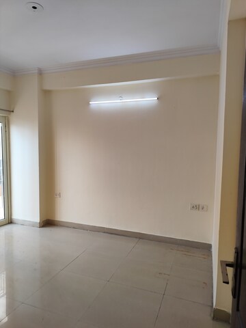 Room in 3 BHK Apartment at Aims Golf City, Sector 75 – for Rent