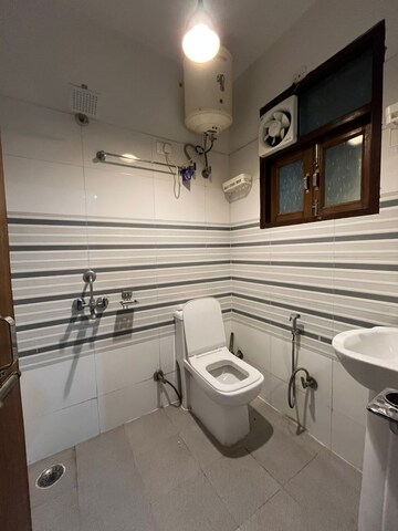 Bathroom in 1 BHK Apartment at Saket – for Rent