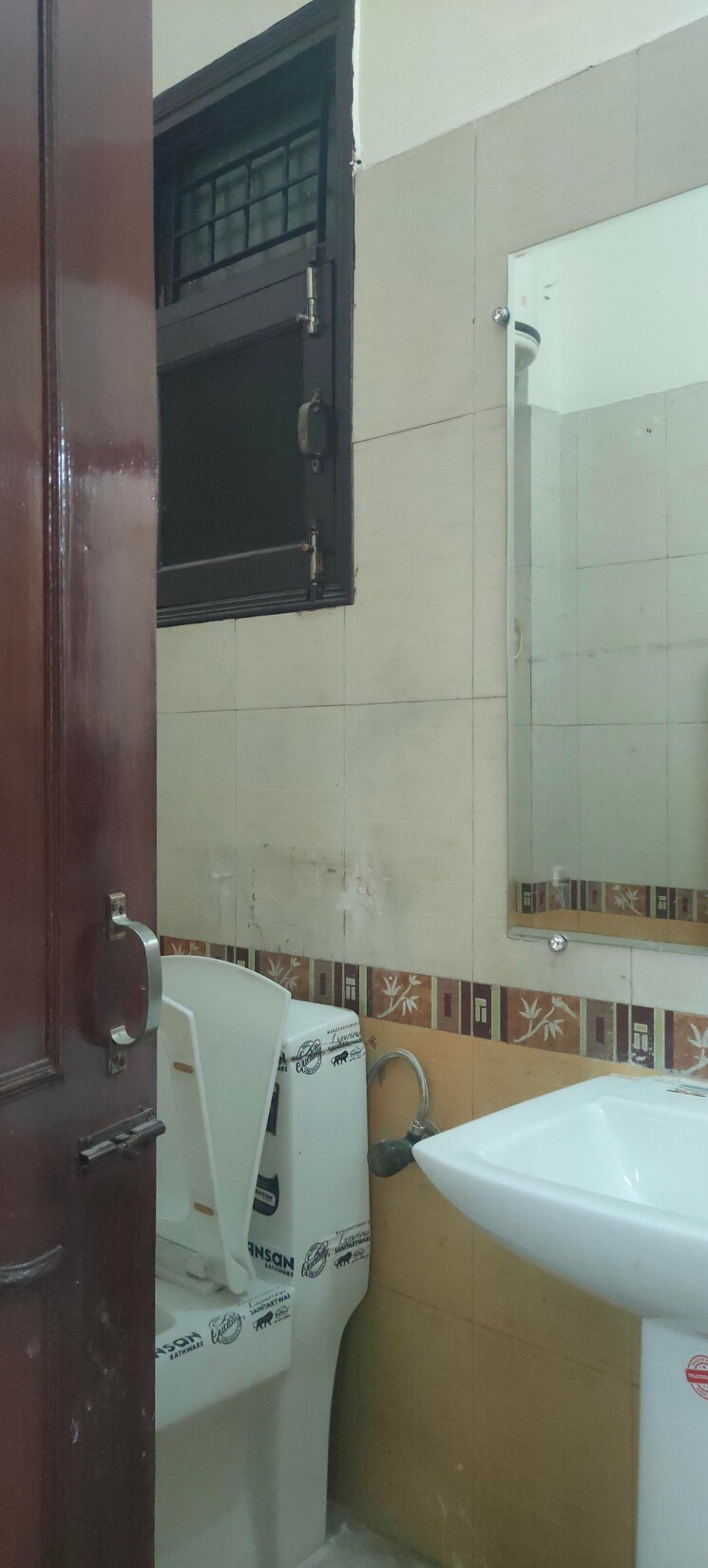 Bathroom, vaishali sector 4 4 Bedroom 2000 Sq.Ft. Builder Floor In Vaishali Sector 4 Ghaziabad 8370949