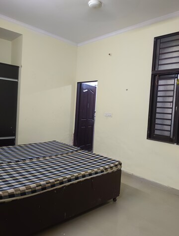 Bedroom in 2 BHK Builder Floor at Shri Kishanpura – for Rent