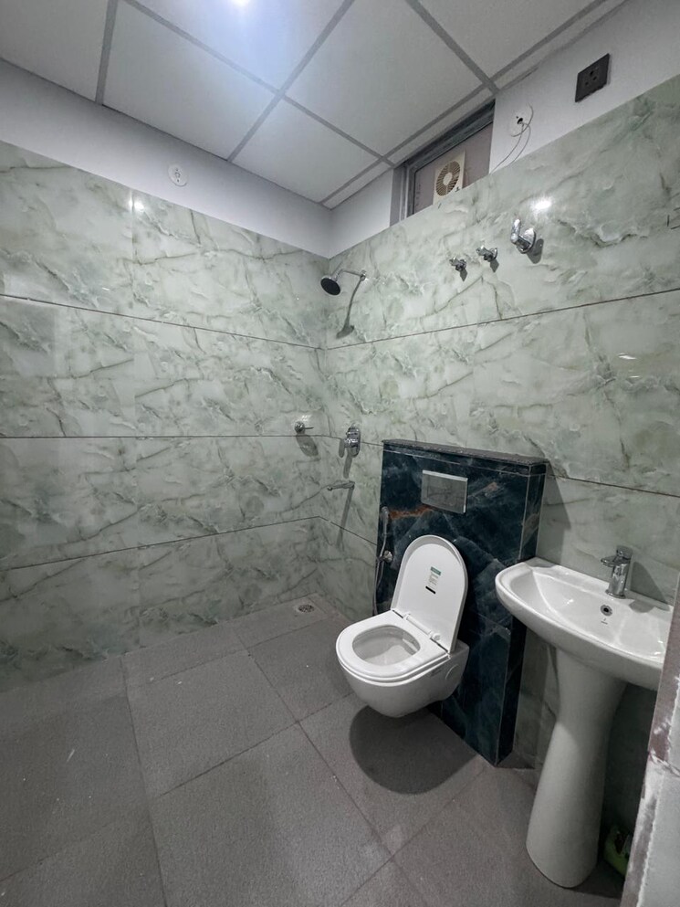Bathroom, sahastradhara road 3 Bedroom 2200 Sq.Ft. Builder Floor In Sahastradhara Road Dehradun 8371141