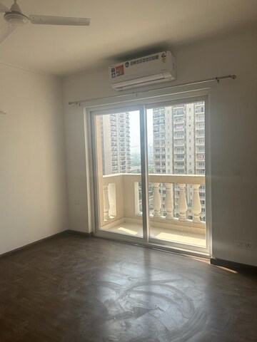 Room in 3 BHK Apartment at ATS Pristine, Sector 150 – for Rent