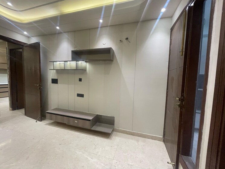 Bathroom, maya-homes 4 Bedroom 2000 Sq.Ft. Builder Floor In Indrapuram Ghaziabad 8371160