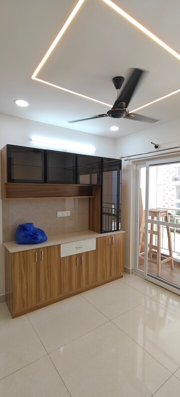 Room in 3 BHK Apartment at Ambience Courtyard, Manikonda – for Rent