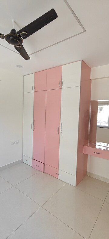 Room in 3 BHK Apartment at Ambience Courtyard, Manikonda – for Rent