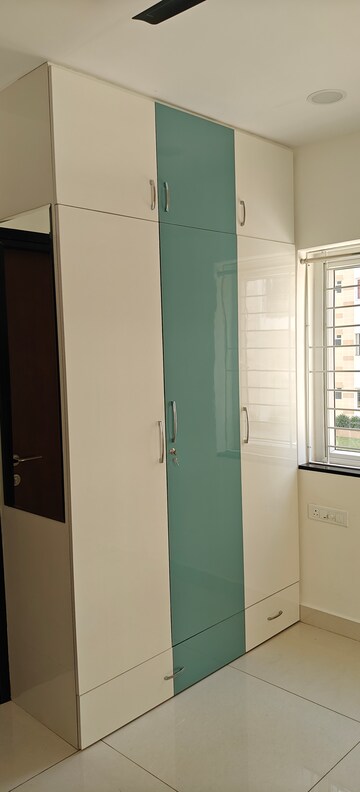 Room in 3 BHK Apartment at Ambience Courtyard, Manikonda – for Rent