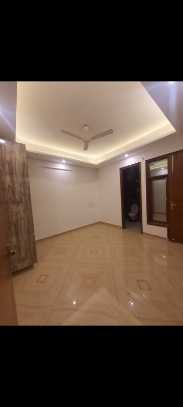 Room in 2 BHK Builder Floor at Saket – for Rent