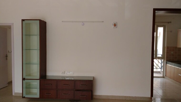 Room, sector 81 3 Bedroom 300 Sq.Yd. Apartment In Sector 81 Faridabad 8371613