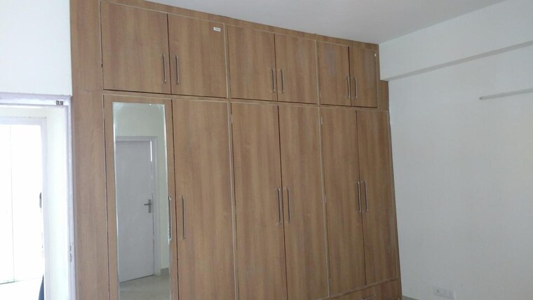 undefined, sector 81 3 Bedroom 300 Sq.Yd. Apartment In Sector 81 Faridabad 8371613