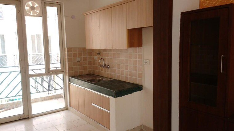 Kitchen, sector 81 3 Bedroom 300 Sq.Yd. Apartment In Sector 81 Faridabad 8371613