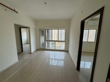 2 BHK Apartment For Rent in Omkar Signet, Malad East