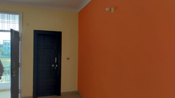 Room in 4 BHK Apartment at Tiwaripur – for Rent