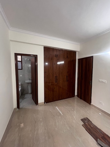 Room in 2 BHK Builder Floor at Sushant Lok 2, Sector 57 – for Rent