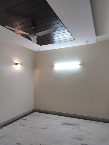 Room in 3.5 BHK Independent House at Gardenia Glory, Sector 46 – for Rent