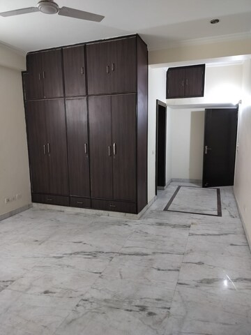 Room in 3.5 BHK Independent House at Gardenia Glory, Sector 46 – for Rent