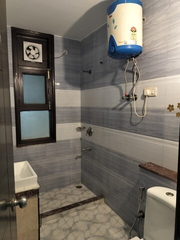 Bathroom in 3.5 BHK Independent House at Gardenia Glory, Sector 46 – for Rent