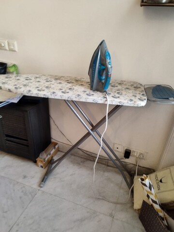 Team Area in 3 BHK Builder Floor at Dlf Phase ii – for Sale