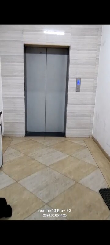 Room in 2 BHK Apartment at Ajnara Homes, Sector 16b Greater Noida – for Sale