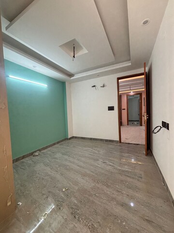 Room in 3 BHK Apartment at Palm Residency Chhatarpur, Chattarpur – for Rent