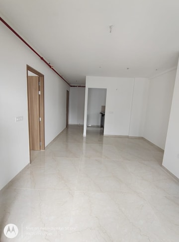 Room in 2 BHK Apartment at Godrej Urban Park, Chandivali – for Rent