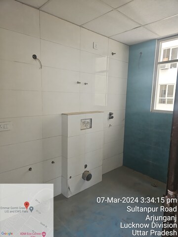 Kitchen in 3 BHK Apartment at Omaxe Waterscapes, Gomti Nagar – for Rent
