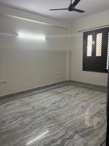 Room in 3 BHK Builder Floor at Vishal Enclave – for Rent