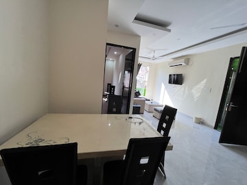 Master Bedroom in 3 BHK Builder Floor at BPTP Amstoria Country Floor, Sector 102 – for Rent