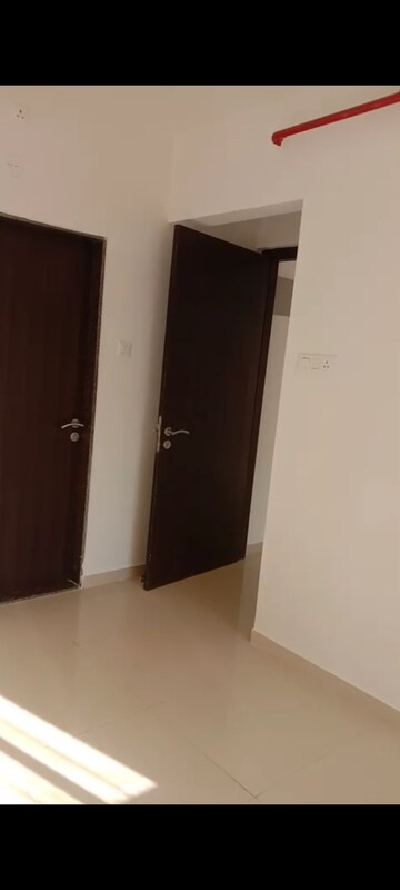 Room in 2 BHK Apartment at Lodha Amara, Kolshet Road – for Rent