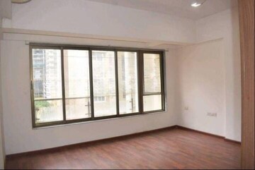Room in 2 BHK Apartment at Prabhadevi – for Rent