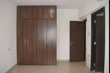 Room in 2 BHK Apartment at Prabhadevi – for Rent