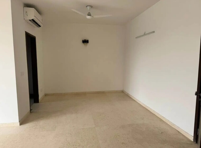 Room, dlf-gardencity-enclave 3 Bedroom 1650 Sq.Ft. Builder Floor In Sector 93 Gurgaon 8371921