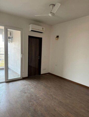 Room in 3 BHK Builder Floor at DLF Gardencity Enclave, Sector 93 – for Sale