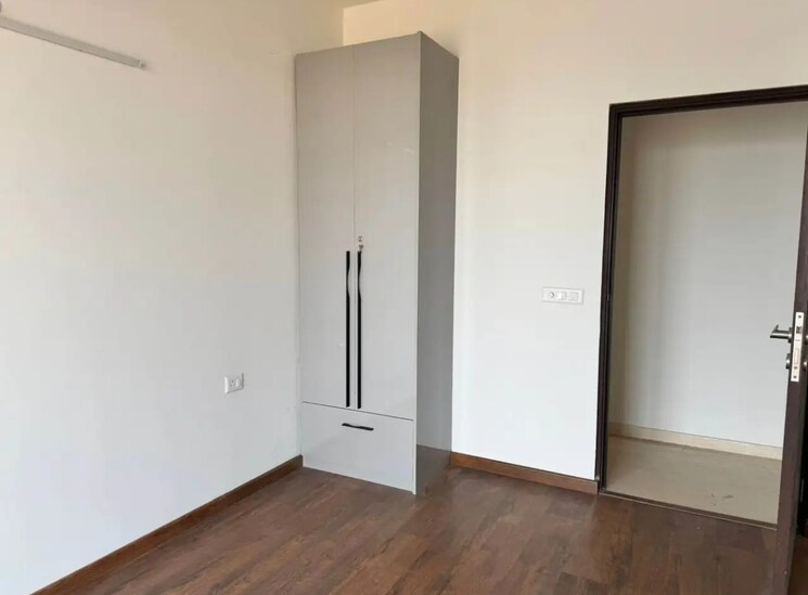 Room, dlf-gardencity-enclave 3 Bedroom 1650 Sq.Ft. Builder Floor In Sector 93 Gurgaon 8371921