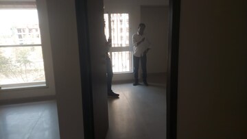 Room in 2 BHK Apartment at Lodha Amara, Kolshet Road – for Rent