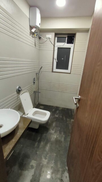 Bathroom in 3 BHK Apartment at Celestia Spaces, Sewri – for Rent