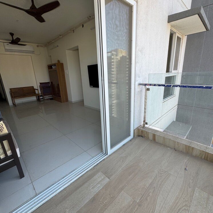 Balcony, wadhwa-atmosphere-o2 2.5 Bedroom 793 Sq.Ft. Apartment In Nahur Gaothan Mumbai 8372023