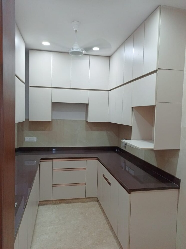 Kitchen, new rajinder nagar 3 Bedroom 1200 Sq.Ft. Builder Floor In New Rajinder Nagar Delhi 8372114