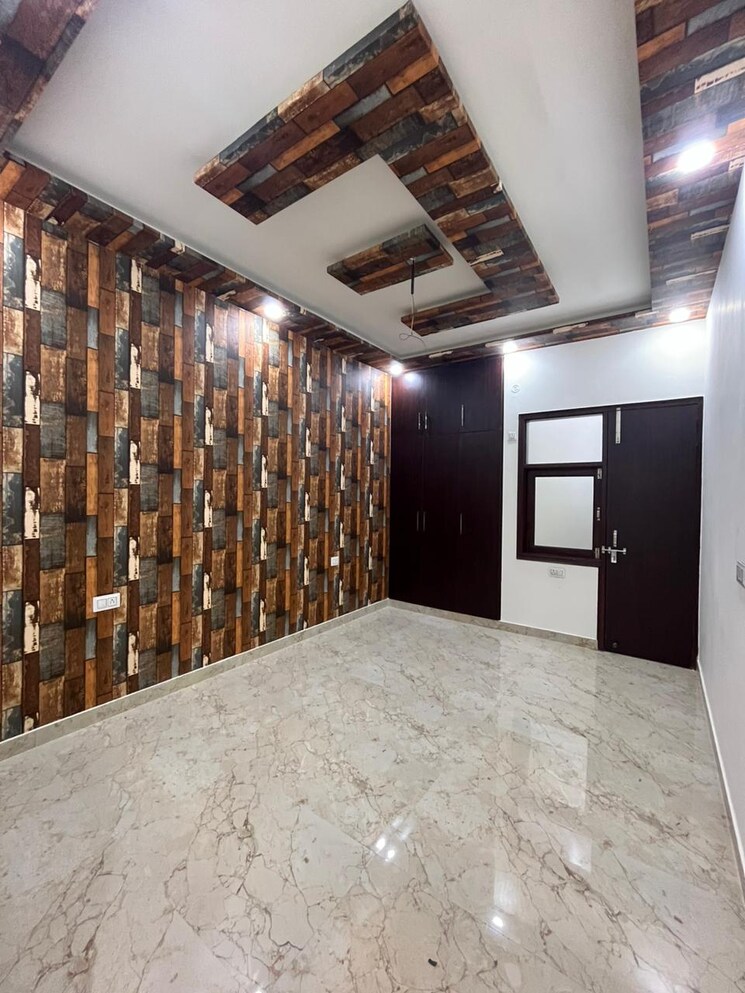 Bedroom, madhavpuram 3 Bedroom 160 Sq.Yd. Builder Floor In Madhavpuram Meerut 8372129