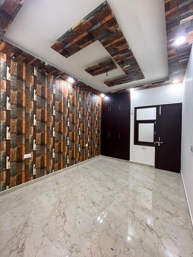 Bedroom, madhavpuram 3 Bedroom 160 Sq.Yd. Builder Floor In Madhavpuram Meerut 8372129