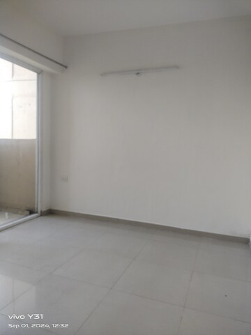 Room in 2 BHK Apartment at Mahagun Mywoods, Sector 16c Greater Noida – for Rent