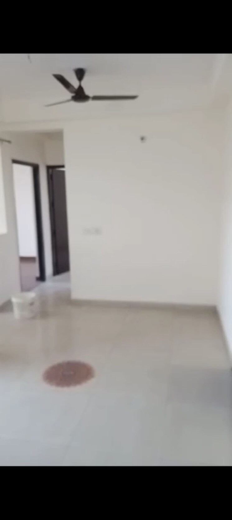 Room, la-residentia 2.5 Bedroom 1010 Sq.Ft. Apartment In Tech Zone 4 Greater Noida Greater Noida 8372250