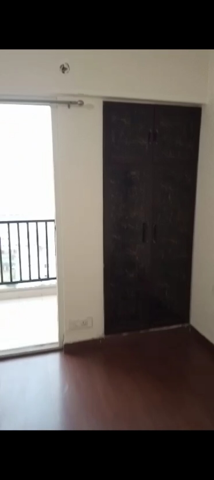 Room, la-residentia 2.5 Bedroom 1010 Sq.Ft. Apartment In Tech Zone 4 Greater Noida Greater Noida 8372250