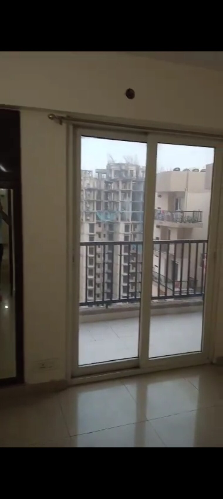 Room, la-residentia 2.5 Bedroom 1010 Sq.Ft. Apartment In Tech Zone 4 Greater Noida Greater Noida 8372250