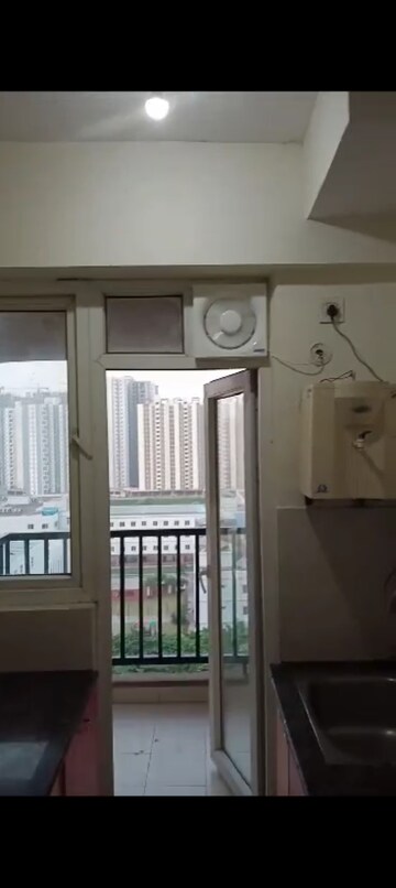 Room in 2.5 BHK Apartment at La Residentia, Tech Zone 4 Greater Noida – for Sale