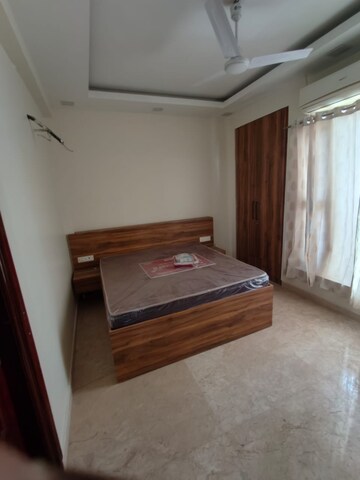 Bedroom in 3 BHK Builder Floor at Sector 43 – for Rent