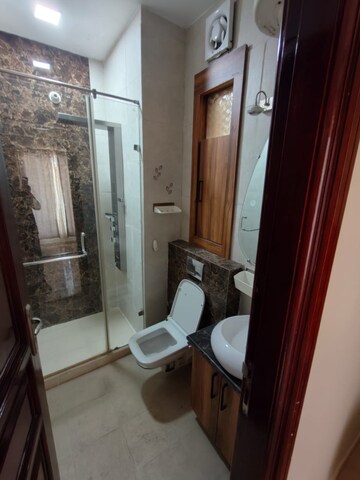Bathroom in 3 BHK Builder Floor at Sector 43 – for Rent