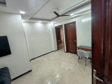 Room in 3 BHK Builder Floor at Sector 43 – for Rent