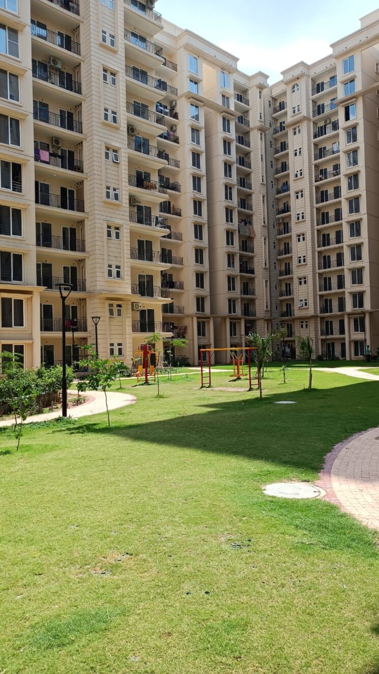 Exterior View, signature-the-serenas 2 Bedroom 614 Sq.Ft. Apartment In Sohna Sector 36 Gurgaon 8372301