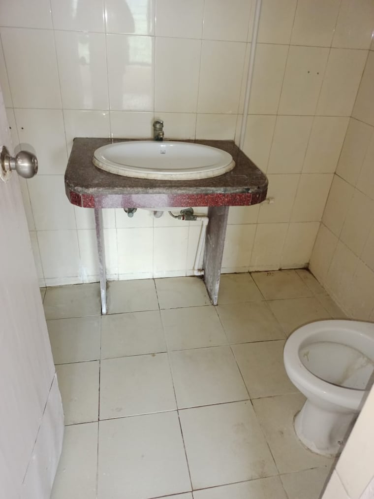 Bathroom, royal-palms-garden-view 2 Bedroom 700 Sq.Ft. Apartment In Goregaon East Mumbai 8372427